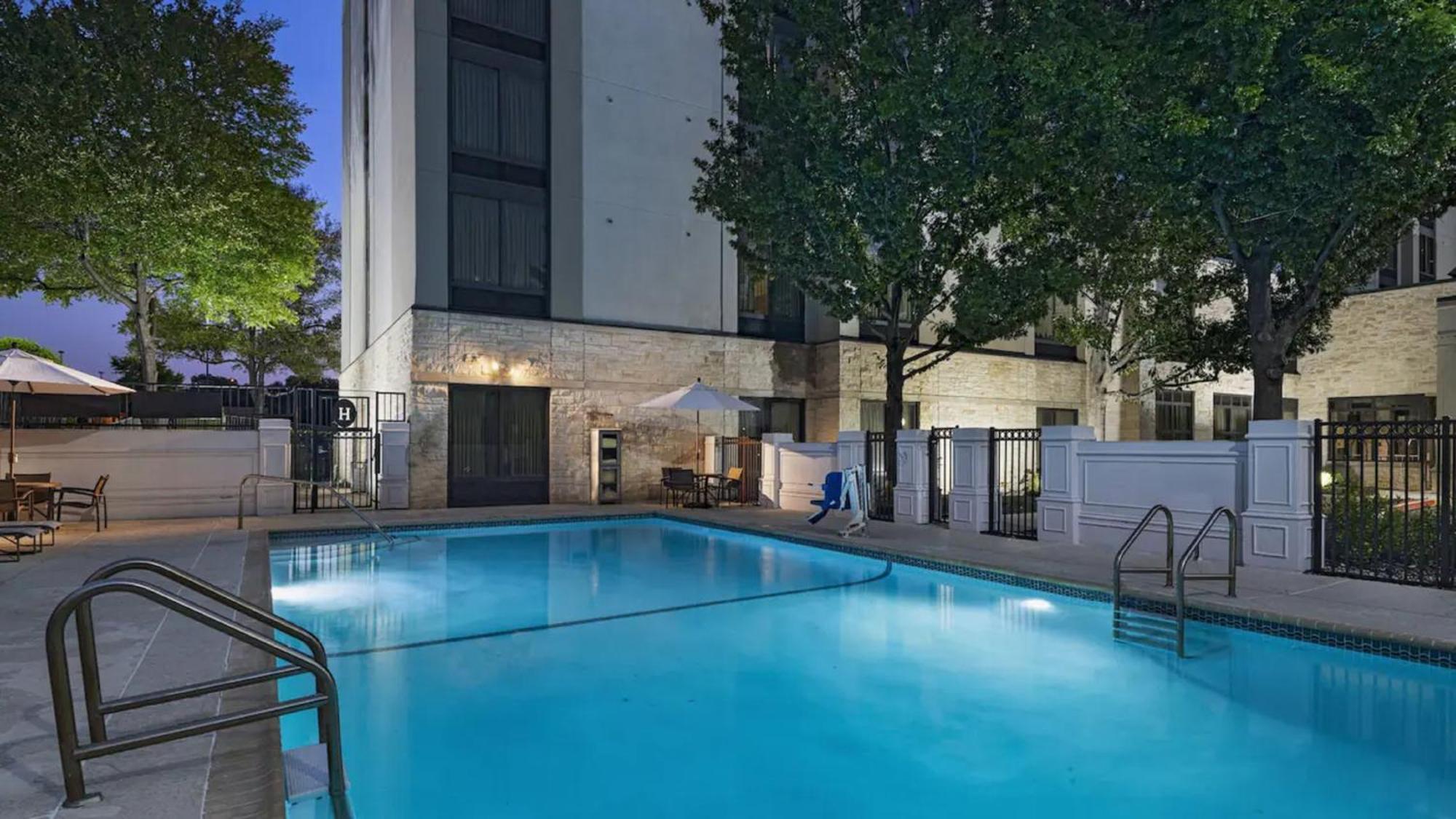 Hyatt Place Austin Arboretum Exterior photo